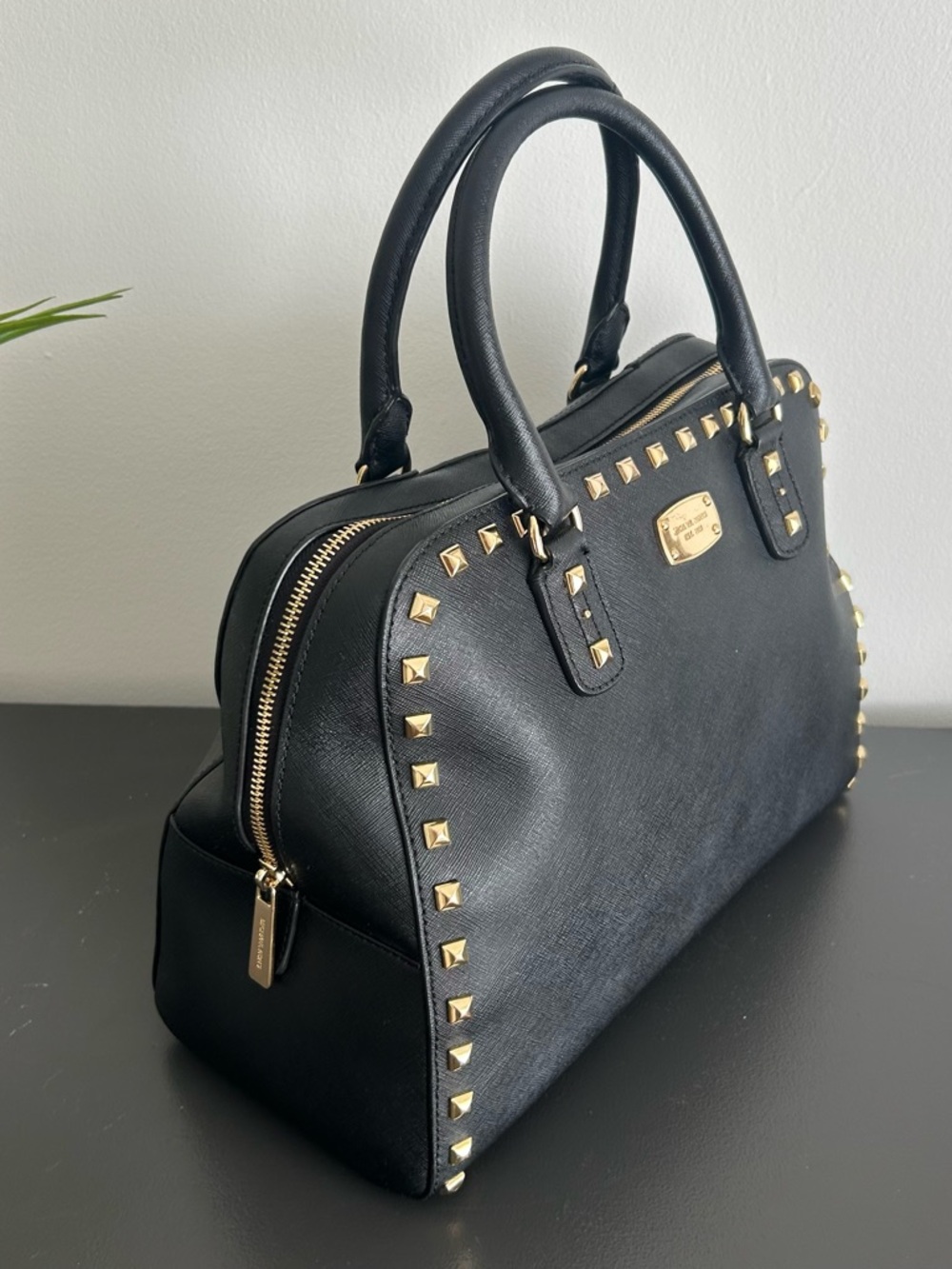 Michael Kors Black leather Satchel Gold Stud structured tote - Picture 5 of 11